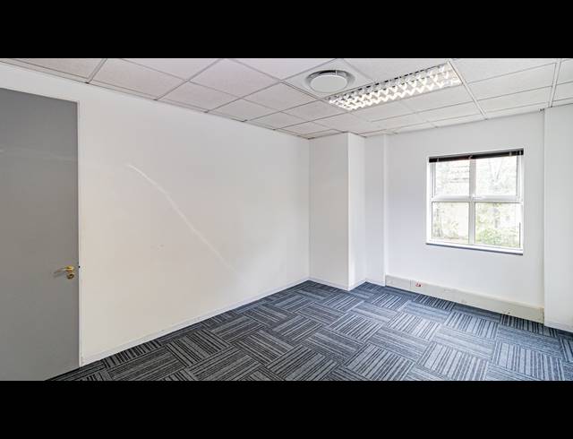127M² OFFICE TO LET IN FERNDALE